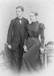 Sigurd mit Schwester Gisela Edith v. Bismarck